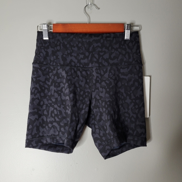 lululemon athletica Pants - Lululemon Wunder Train 6" Shorts
